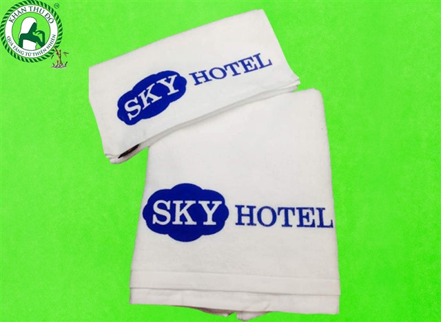 Khăn bông thêu logo khách sạn Sky