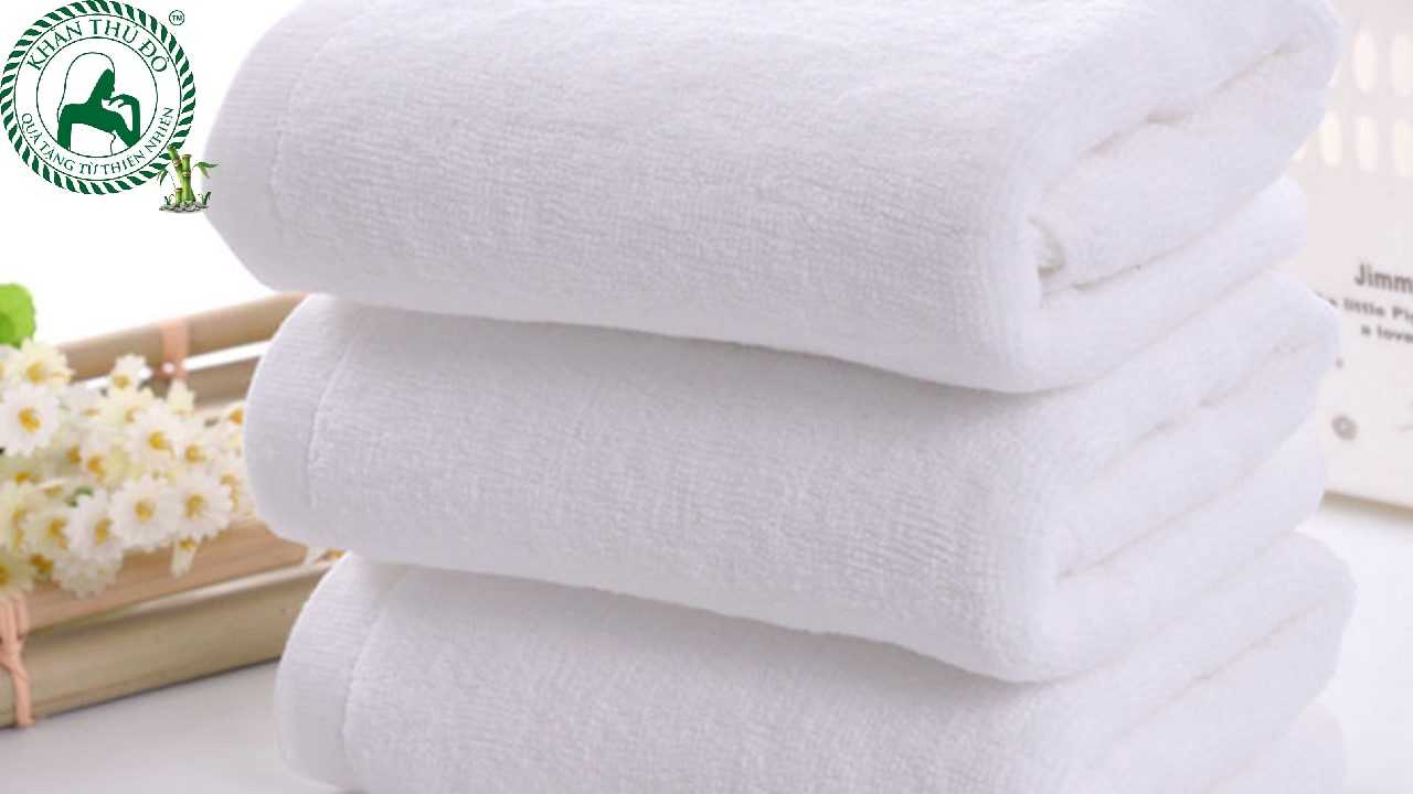 Khăn tắm trắng tạo cảm giác sạch sẽ, sang trọng