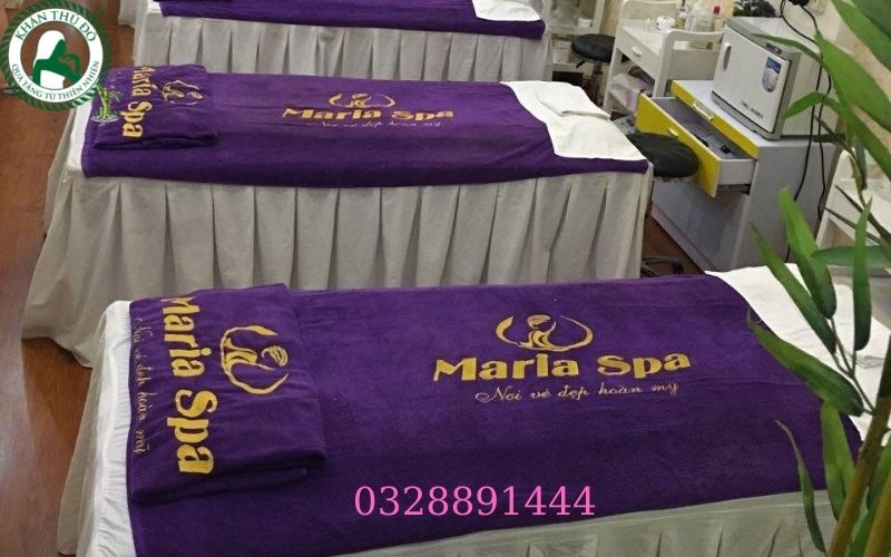 Bộ khăn trải giường Spa màu tím thêu logo Spa Maria
